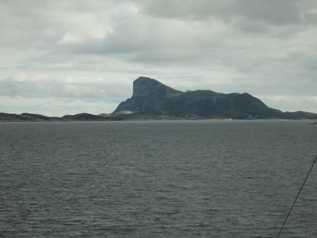 Hurtigruten_2015-06-20_07-42